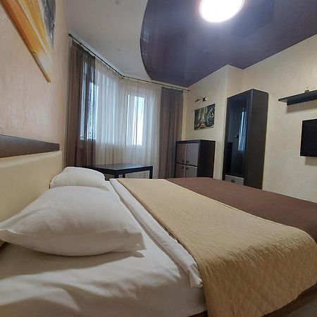 Романтичні Апартаменти У Центрі Lutsk Exterior photo